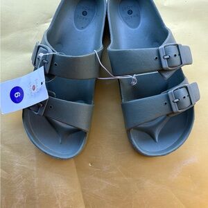 Shade & Shore Gray Buckle Sandals